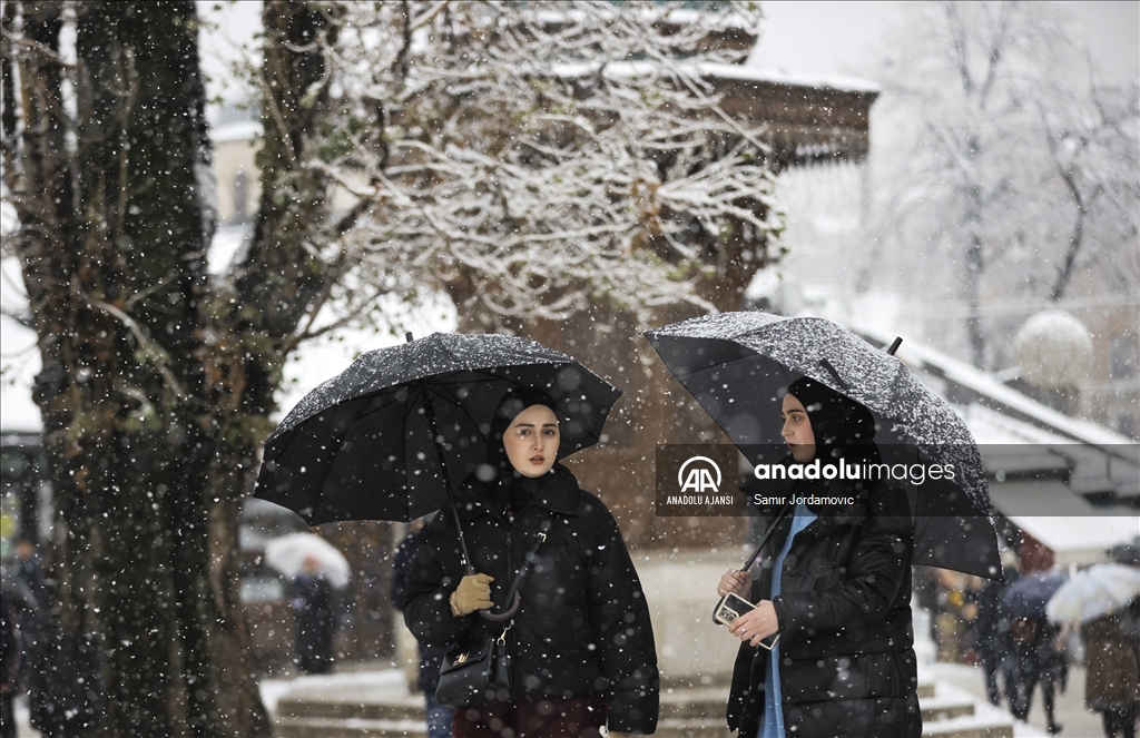 Bosna Hersek'te etkili yoğun kar, hayatı olumsuz etkiledi