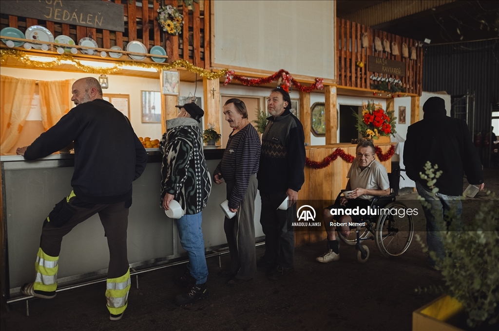 Slovakya'da evsizler Noel öncesi Oaza'daki barınağa sığındı