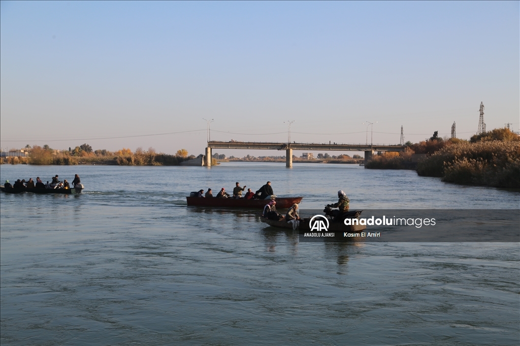 AA, Deyrizor'daki harabeye dönen köprü ve geçitleri görüntüledi