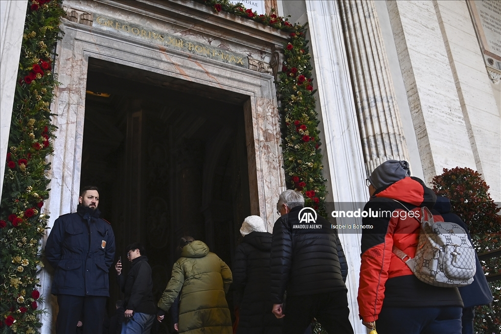 First pilgrims celebrate the Jubilee in Vatican