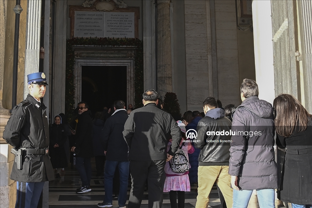 First pilgrims celebrate the Jubilee in Vatican