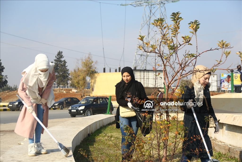 Halep'te Türk ekiplerinin de katılımıyla "Geri Döndük Halep" kampanyası başlatıldı