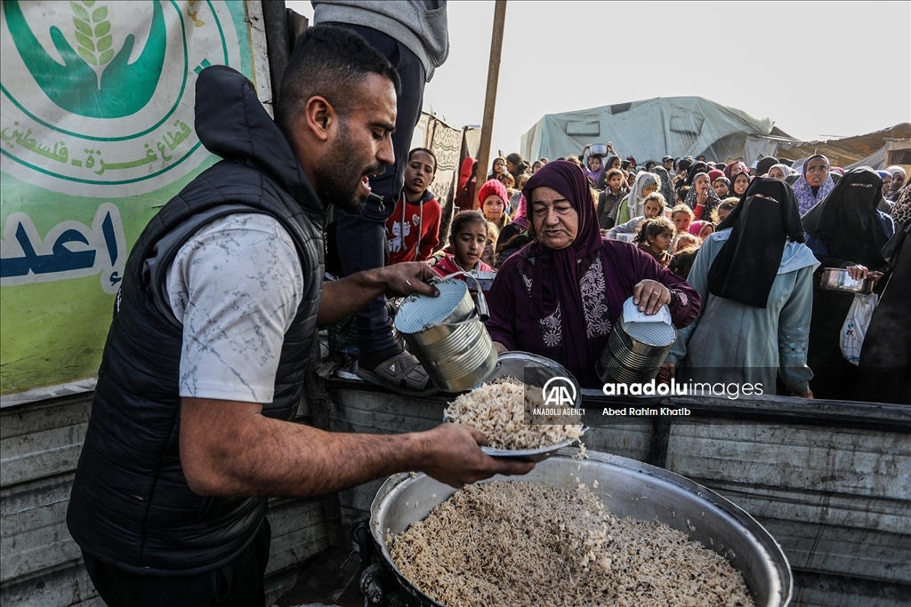 Food distribution for Palestinians in Gaza