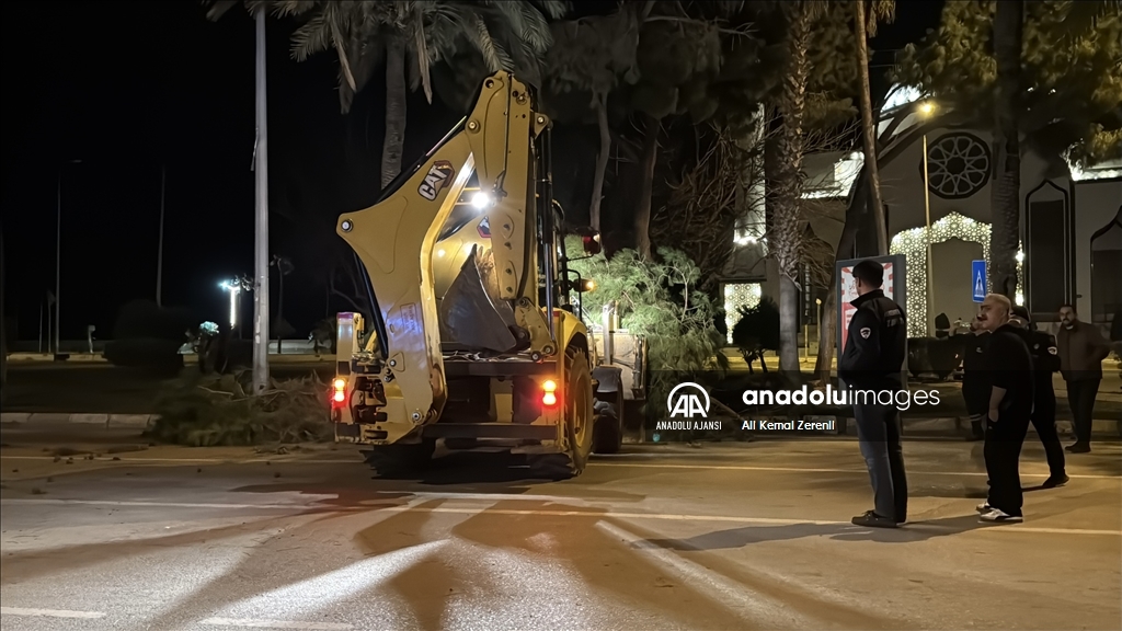 Hatay'da fırtına yaşamı olumsuz etkiledi
