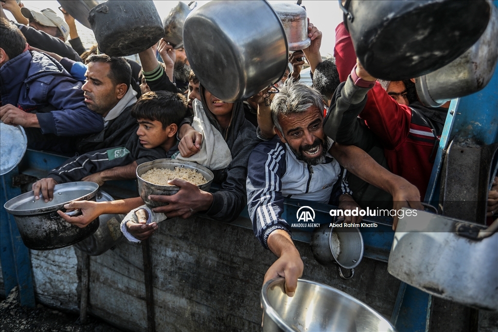 Food distribution for Palestinians in Gaza