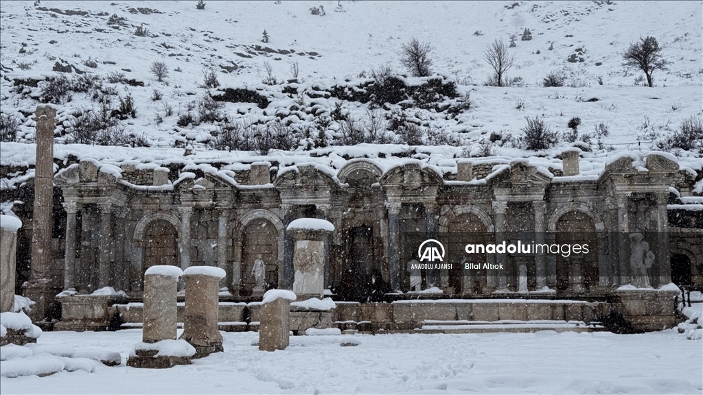 Sagalassos Antik Kenti kar yağışıyla beyaza büründü 