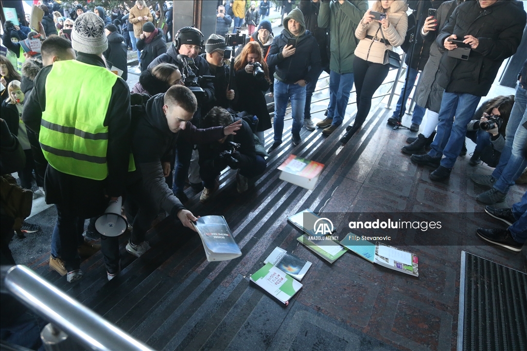 Protest demanding transparency on Novi Sad train station incident continues in Belgrade