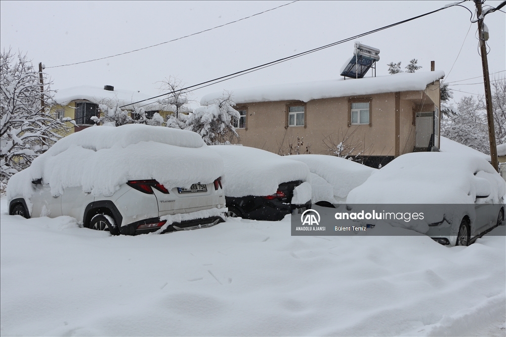 Bingöl'de 191 yerleşim yerine ulaşım sağlanamıyor