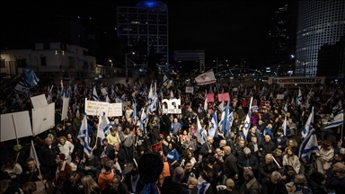 Gazze’de ateşkes ve esir takası talebiyle Tel Aviv’de düzenlenen gösteriler sürüyor