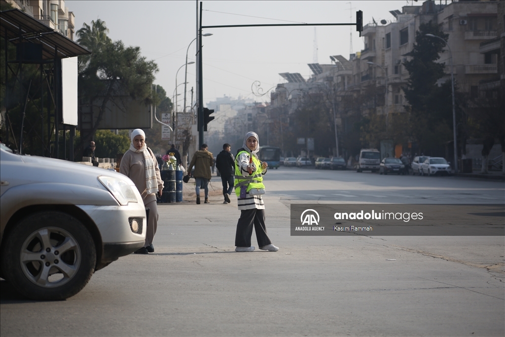 Young volunteers address traffic problems in Syria’s Aleppo