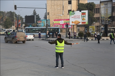 Young volunteers address traffic problems in Syria’s Aleppo