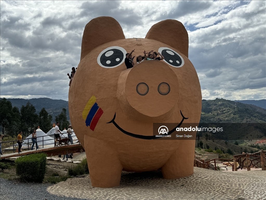 Kolombiya'nın el sanatları başkenti: Raquira kasabası