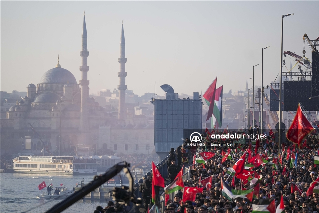 Stotine hiljada okupljenih u Istanbulu prvog dana Nove godine u znak podrške Palestini