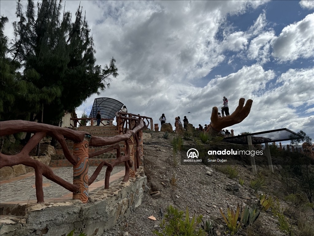 Kolombiya'nın el sanatları başkenti: Raquira kasabası