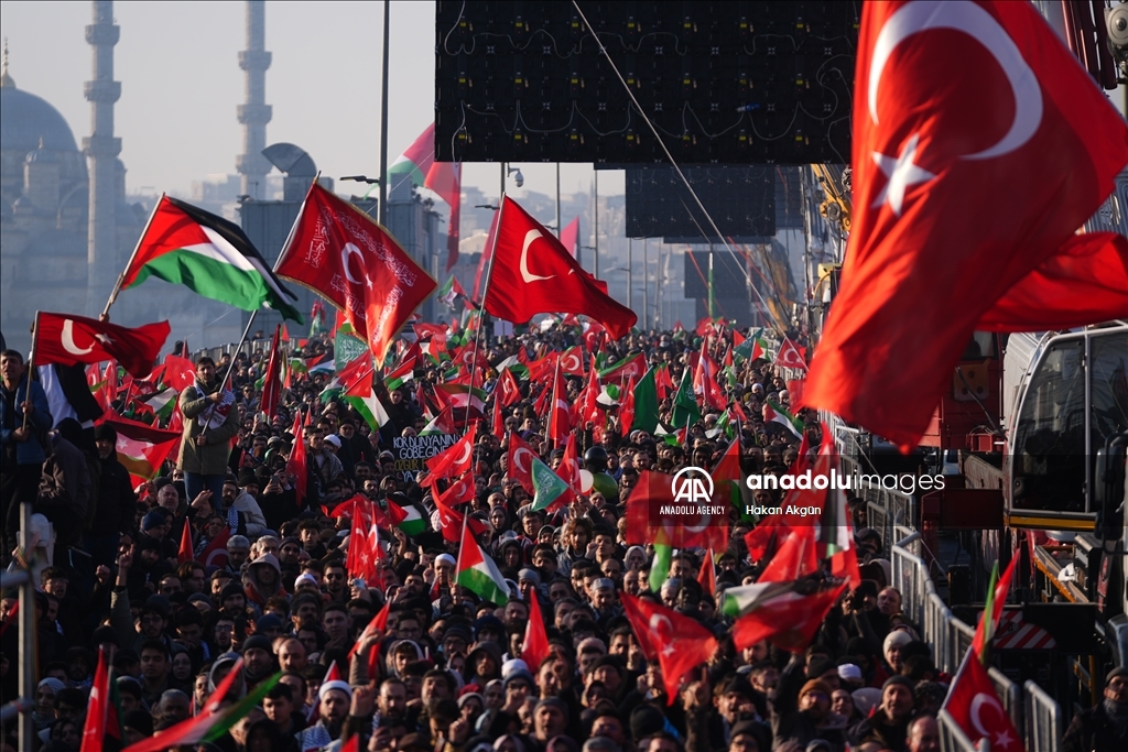 أول أيام 2025.. مئات الآلاف يحتشدون في إسطنبول دعما لفلسطين