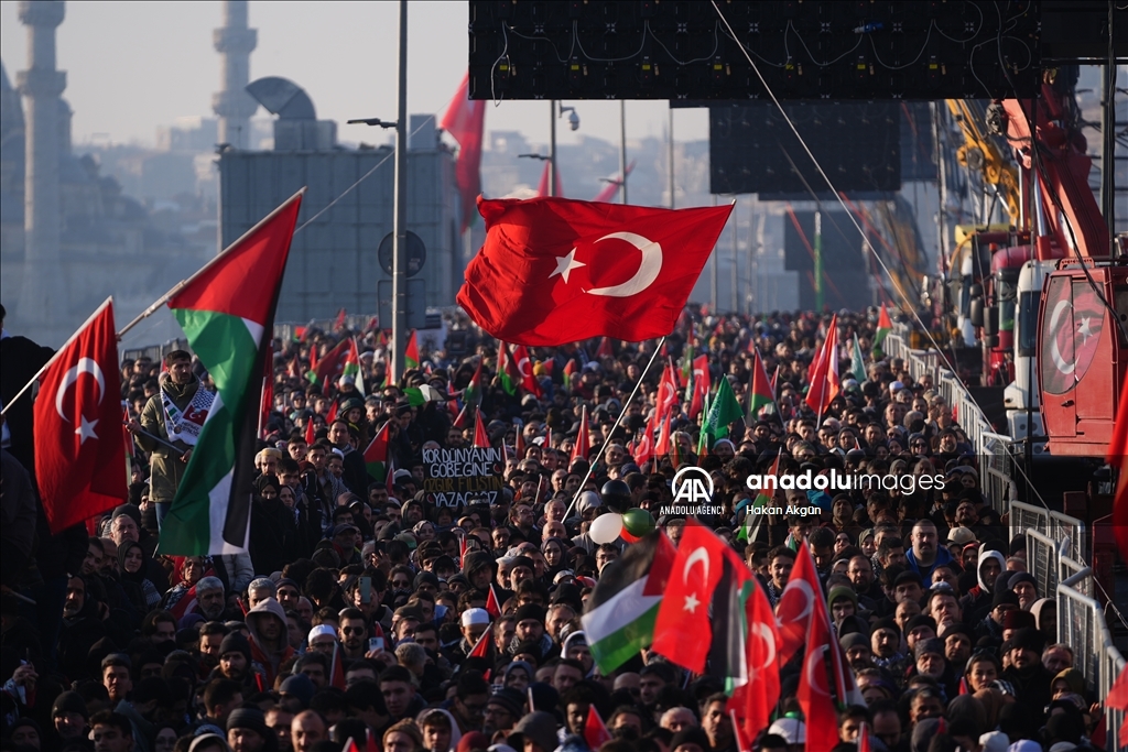 أول أيام 2025.. مئات الآلاف يحتشدون في إسطنبول دعما لفلسطين