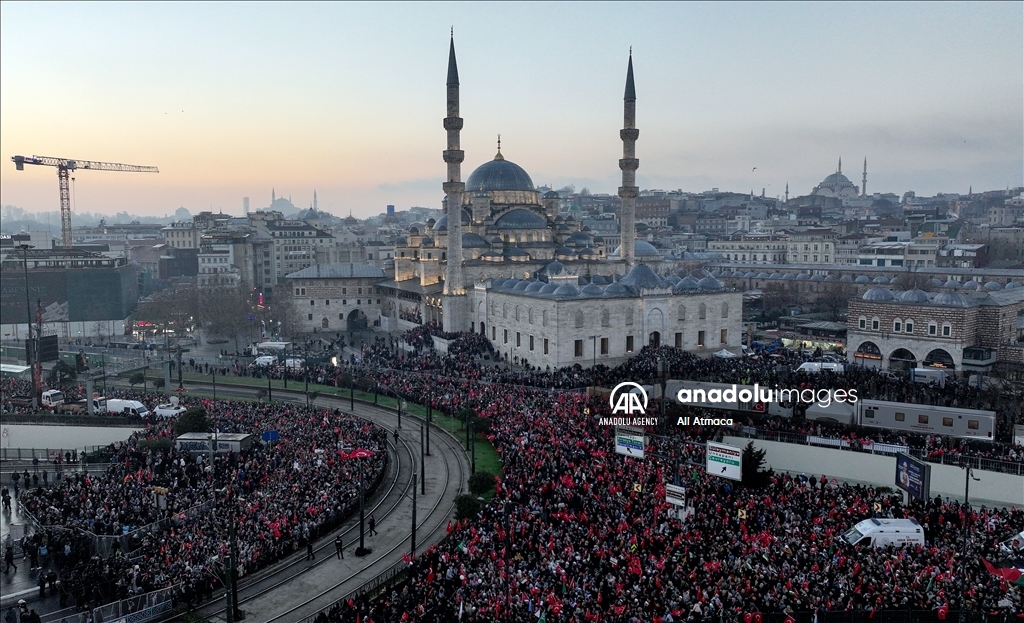 Ji bo piştgiriya Filistînê beşdariya çalakiyê ya ku wê li ser Pireya Galatayê were lidarxistin, dest pê kir
