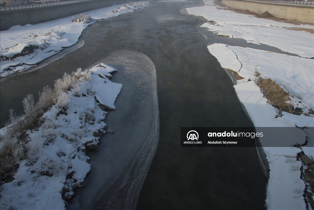 Ağrı'da dondurucu soğuklar etkisini sürdürüyor