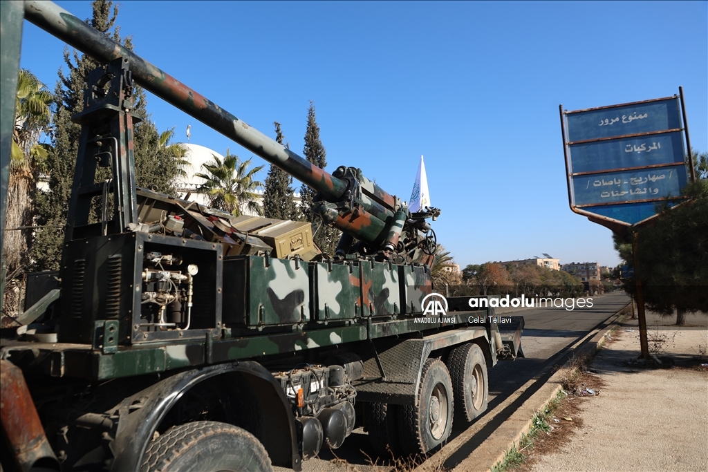 Suriye'nin Humus ilinde silahlarını teslim etmeyen devrik rejimin askerlerine operasyon başlatıldı