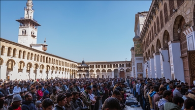 Suriye'nin başkenti Şam'daki Emevi Camii’nde cuma namazı kılındı