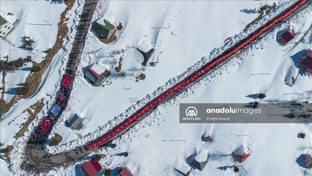 Sis Dağı'nda Sarıkamış Şehitleri Anma Yürüyüşü yapıldı