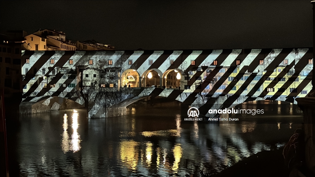 Во Флоренции проходит волшебный фестиваль света Florence Lights Up