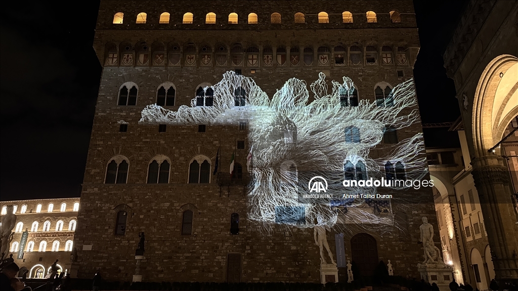 Во Флоренции проходит волшебный фестиваль света Florence Lights Up
