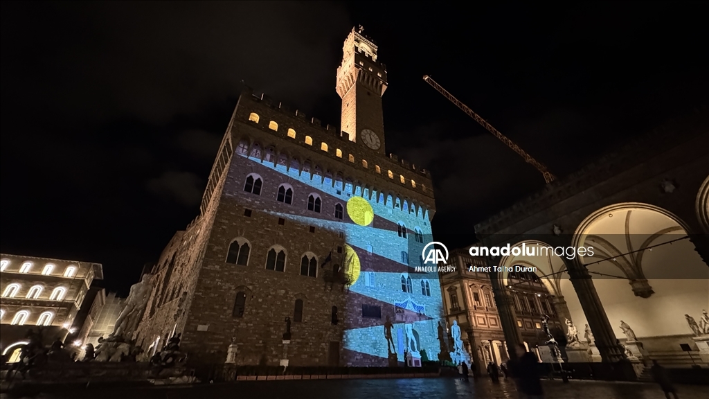 Во Флоренции проходит волшебный фестиваль света Florence Lights Up