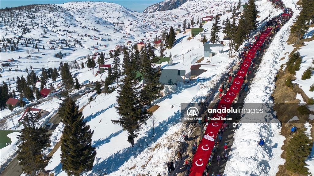 Sis Dağı'nda Sarıkamış Şehitleri Anma Yürüyüşü yapıldı