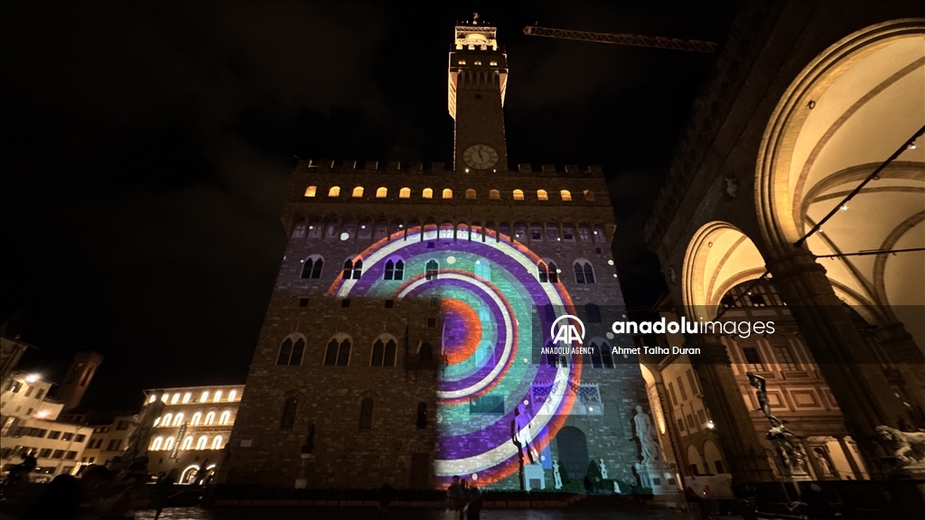 Во Флоренции проходит волшебный фестиваль света Florence Lights Up