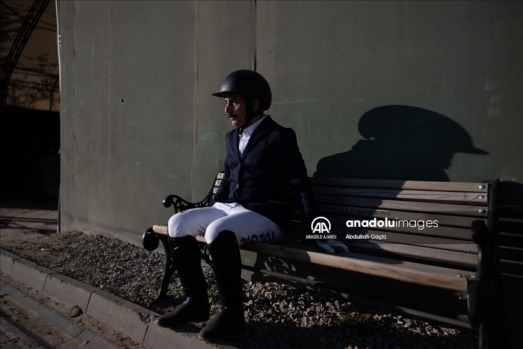 Görme engelli binicinin hedefi paralimpik oyunlara katılmak