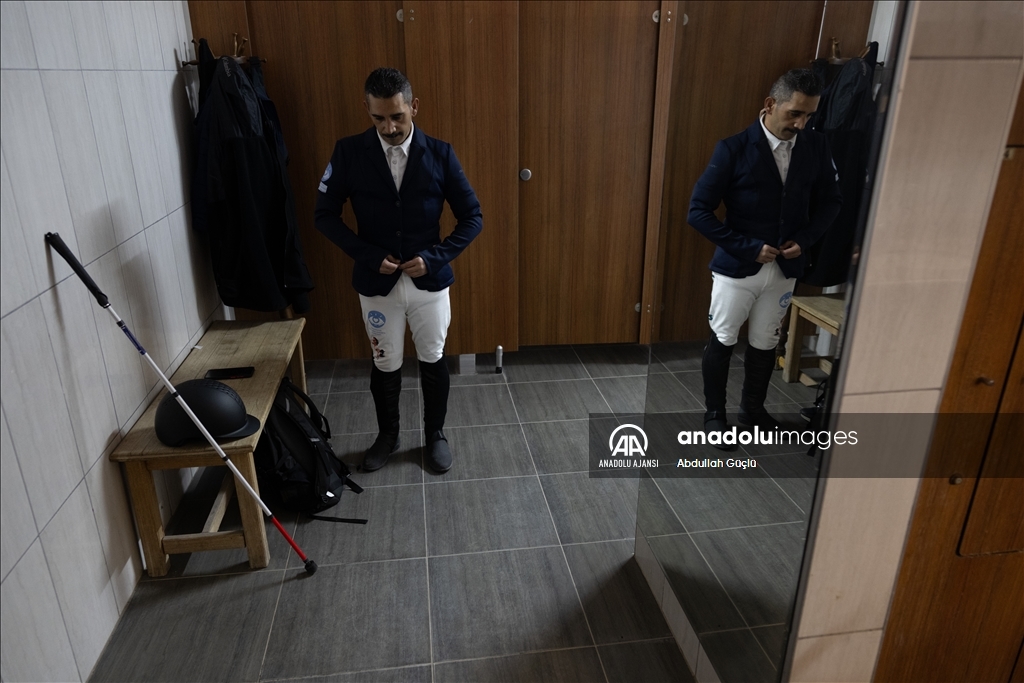 Görme engelli binicinin hedefi paralimpik oyunlara katılmak