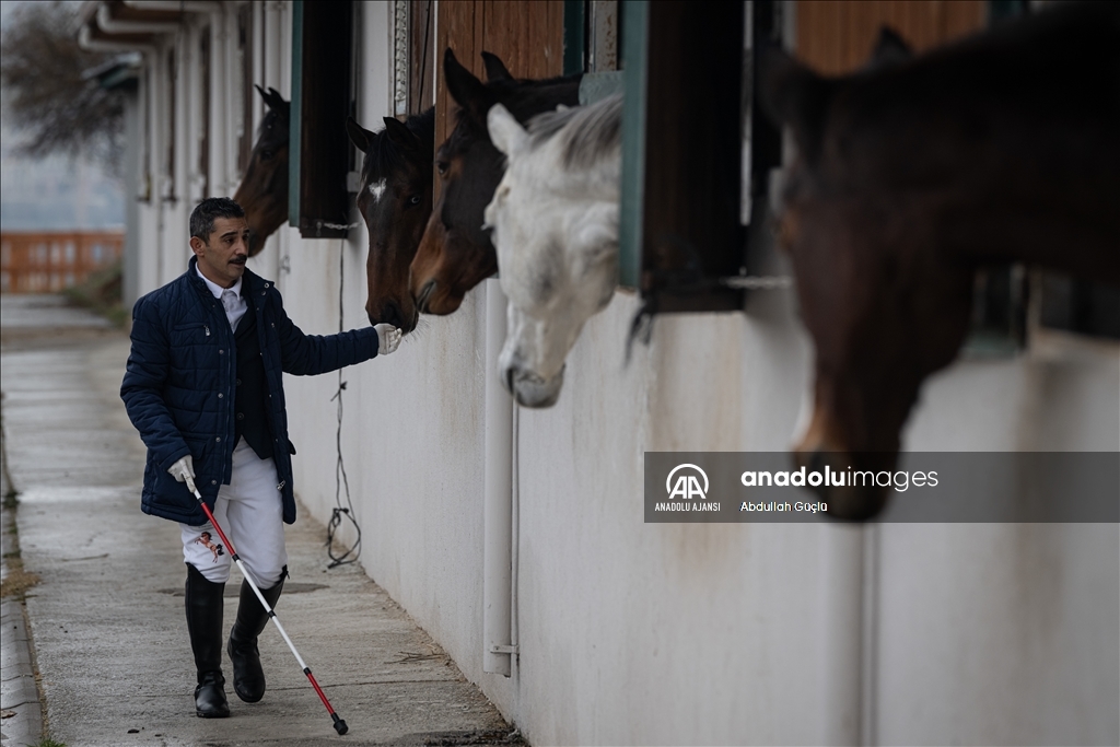Görme engelli binicinin hedefi paralimpik oyunlara katılmak