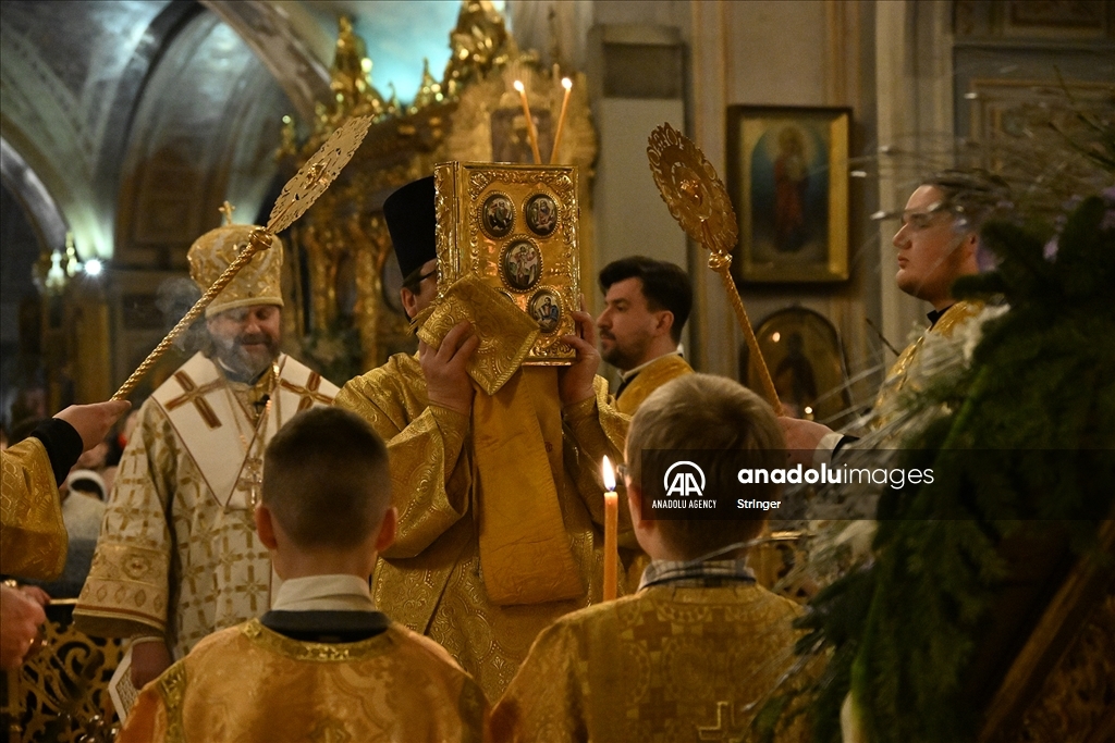 Православные христиане отмечают один из значимых религиозных праздников — Рождество Христово