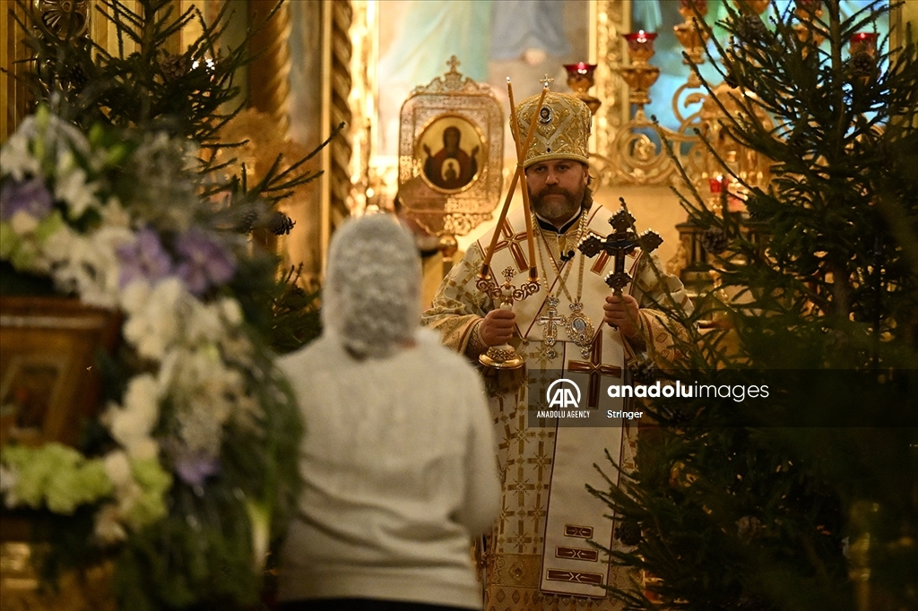 Православные христиане отмечают один из значимых религиозных праздников — Рождество Христово