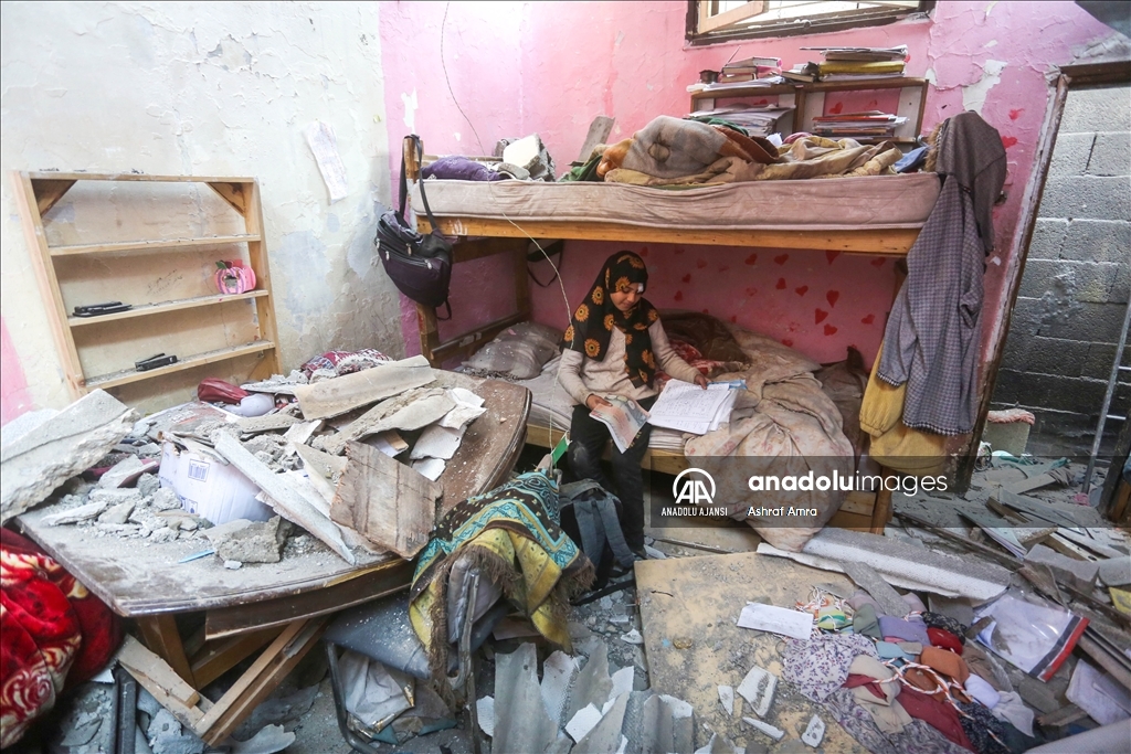 İsrail ordusu Bureyc Mülteci Kampı'na saldırı düzenledi