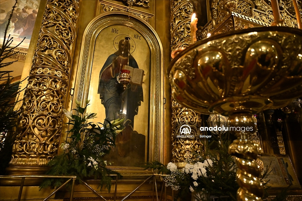 Православные христиане отмечают один из значимых религиозных праздников — Рождество Христово