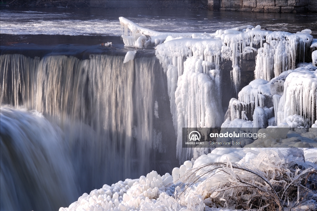 New Jersey's Paterson Great Falls shrouded in ice as wildfires ravage West Coast
