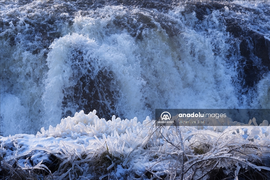 New Jersey's Paterson Great Falls shrouded in ice as wildfires ravage West Coast