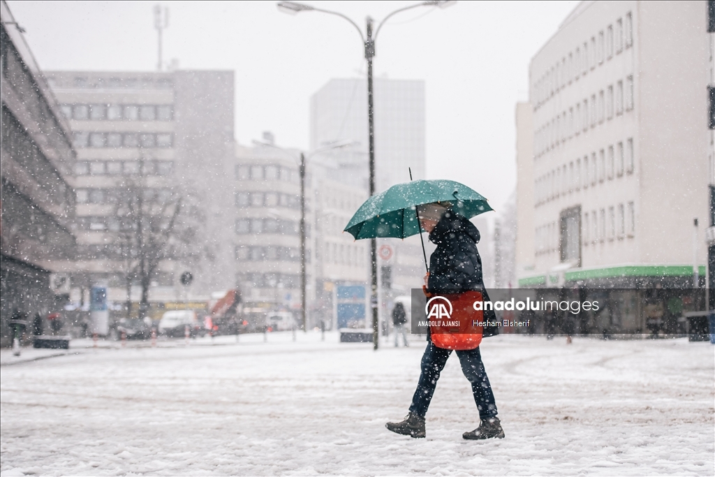 Almanya'nın Dortmund kentinde kar yağışı