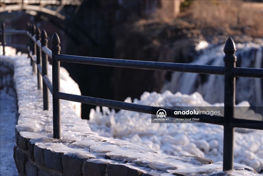 New Jersey's Paterson Great Falls shrouded in ice as wildfires ravage West Coast