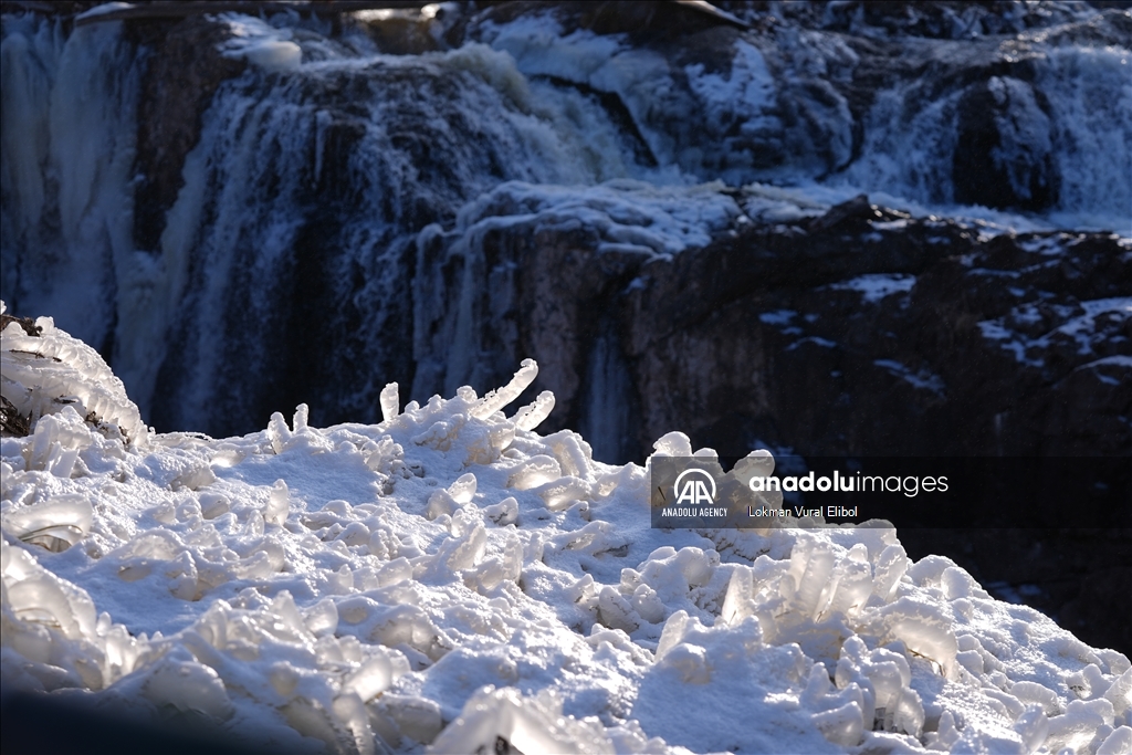New Jersey's Paterson Great Falls shrouded in ice as wildfires ravage West Coast