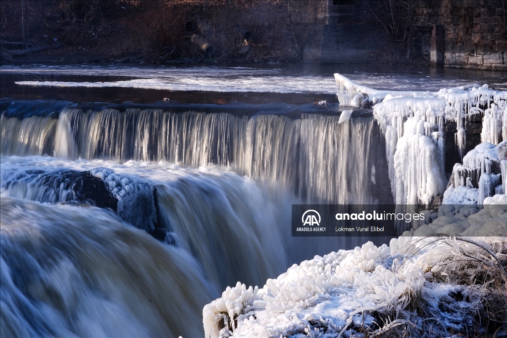 New Jersey's Paterson Great Falls shrouded in ice as wildfires ravage West Coast