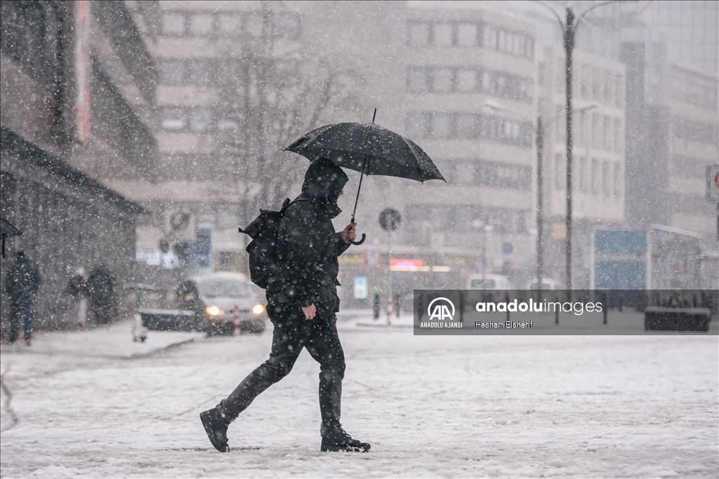 Almanya'nın Dortmund kentinde kar yağışı