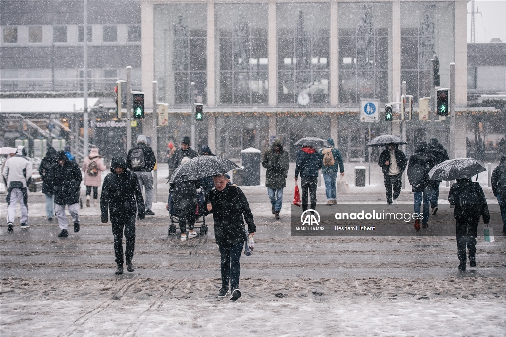 Almanya'nın Dortmund kentinde kar yağışı