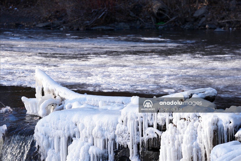 New Jersey's Paterson Great Falls shrouded in ice as wildfires ravage West Coast
