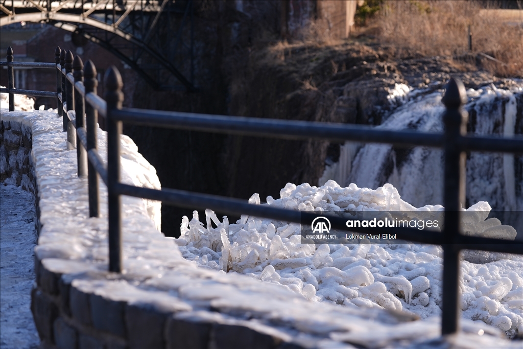 New Jersey's Paterson Great Falls shrouded in ice as wildfires ravage West Coast