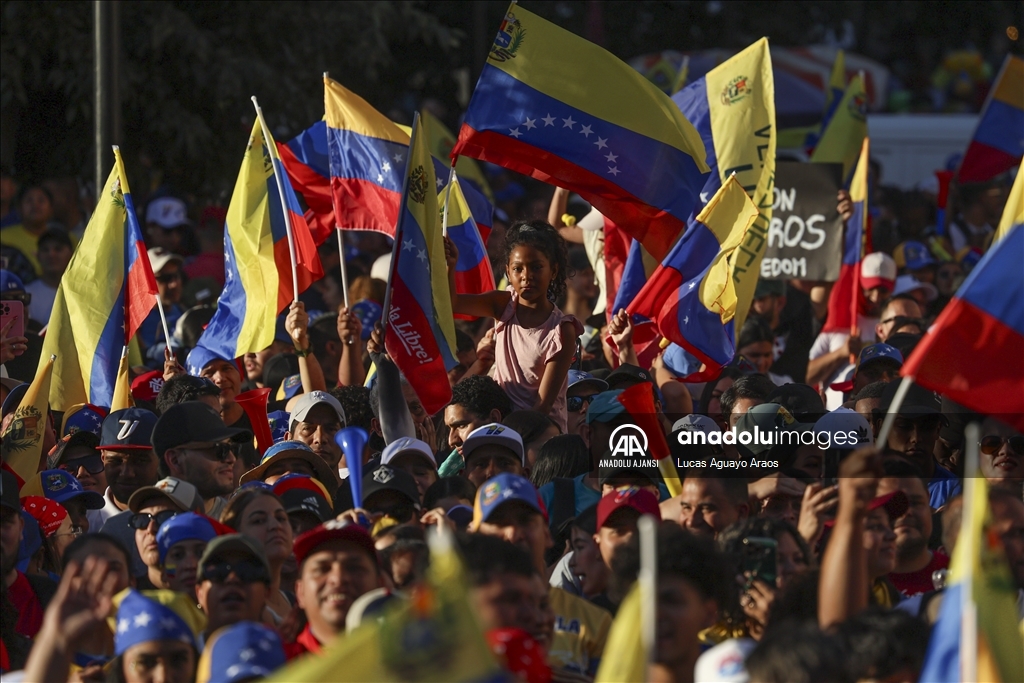 Şili'de yaşayan Venezuelalı göçmenler Nicolas Maduro karşıtı protesto düzenledi
