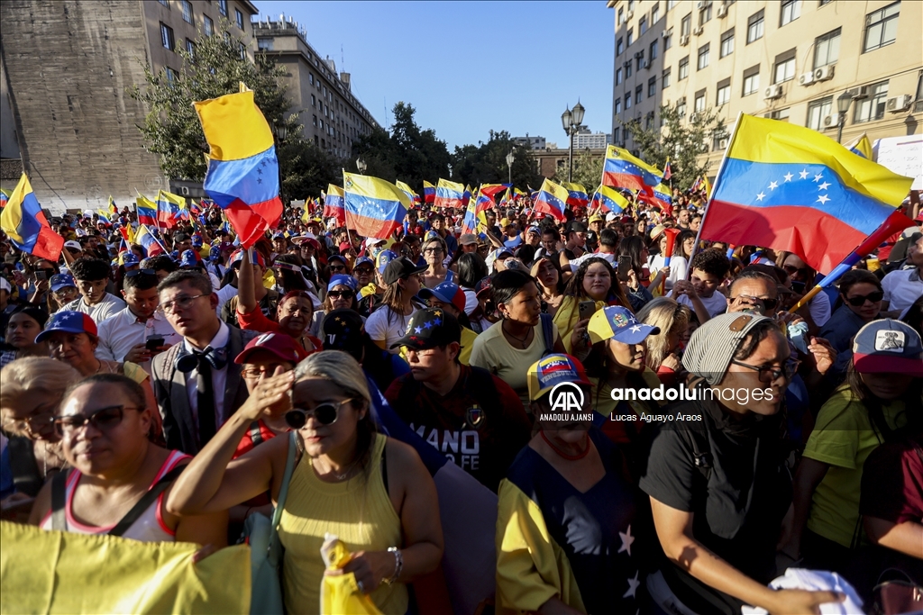 Şili'de yaşayan Venezuelalı göçmenler Nicolas Maduro karşıtı protesto düzenledi