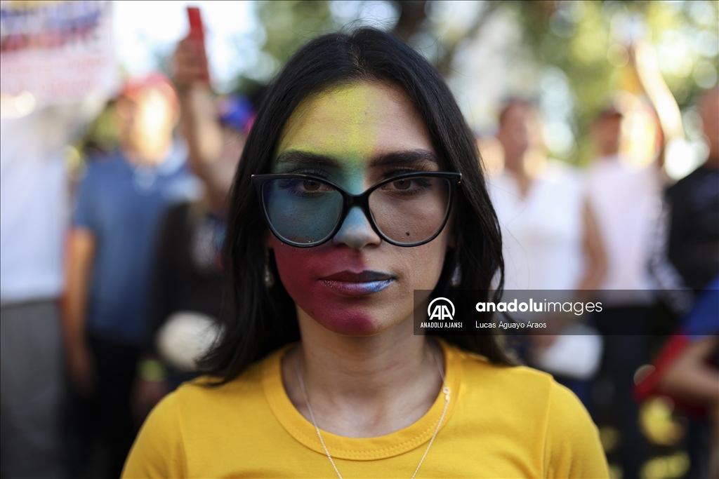 Şili'de yaşayan Venezuelalı göçmenler Nicolas Maduro karşıtı protesto düzenledi